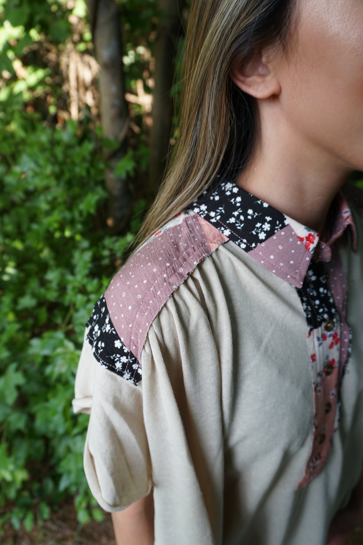 Top con vuelo floral